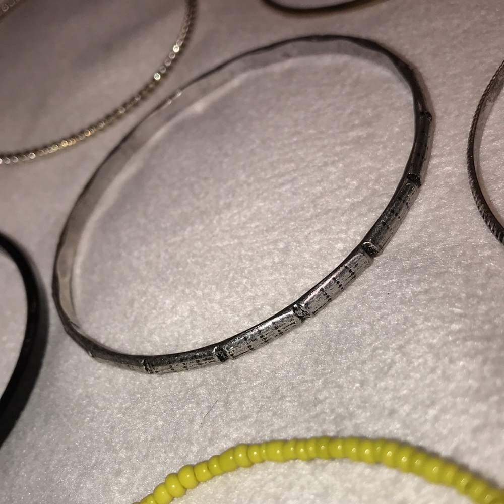 22 Stackable Bangles - Picture 12 of 14